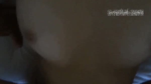 呆哥早期系列030-小悠亲妹妹寝室的闺蜜边干边打电话给小悠听呻吟